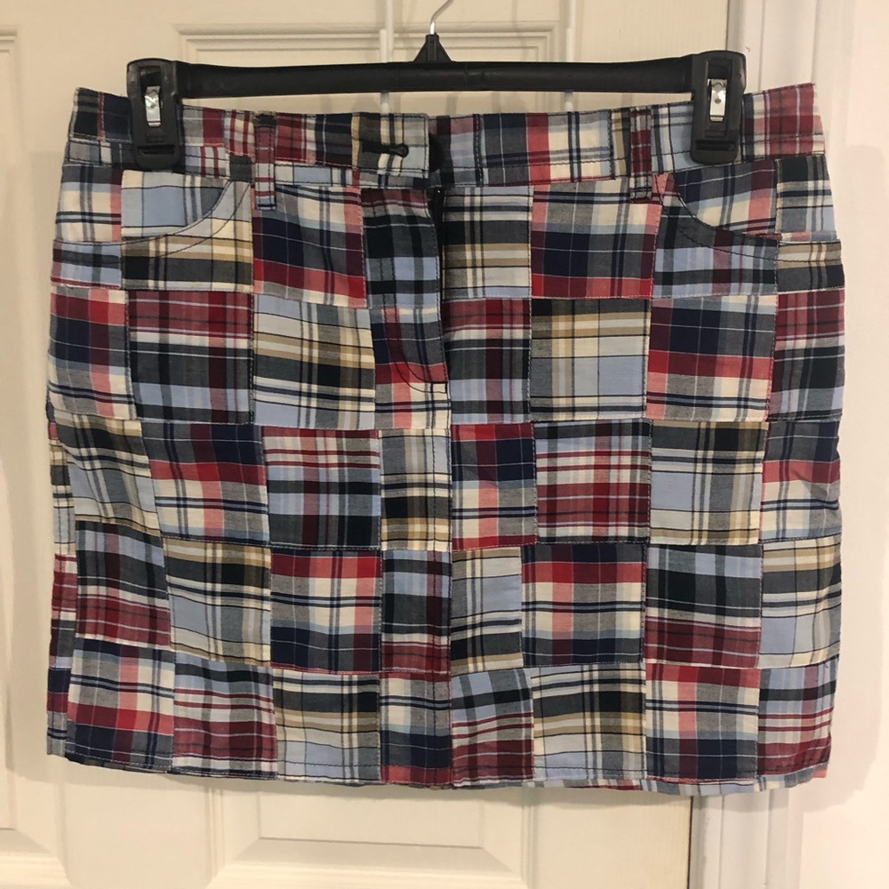 Loft women’s plaid lined skirt. Size 10 petite. 17” from waist to hem.